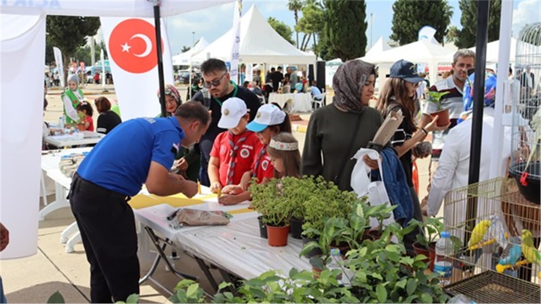 Adana Rehberlik ve Rehabilitasyon Açık İnfaz Kurumunun Çalışmaları Yeşilay Bağımsız Aile Festivali’nde Toplumla Buluştu